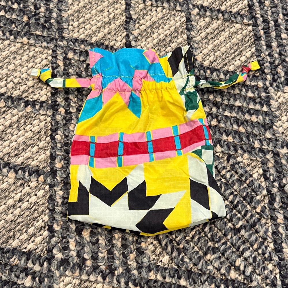 BAGGU Drawstring Colorful Geometric Print Bag - Picture 2 of 5